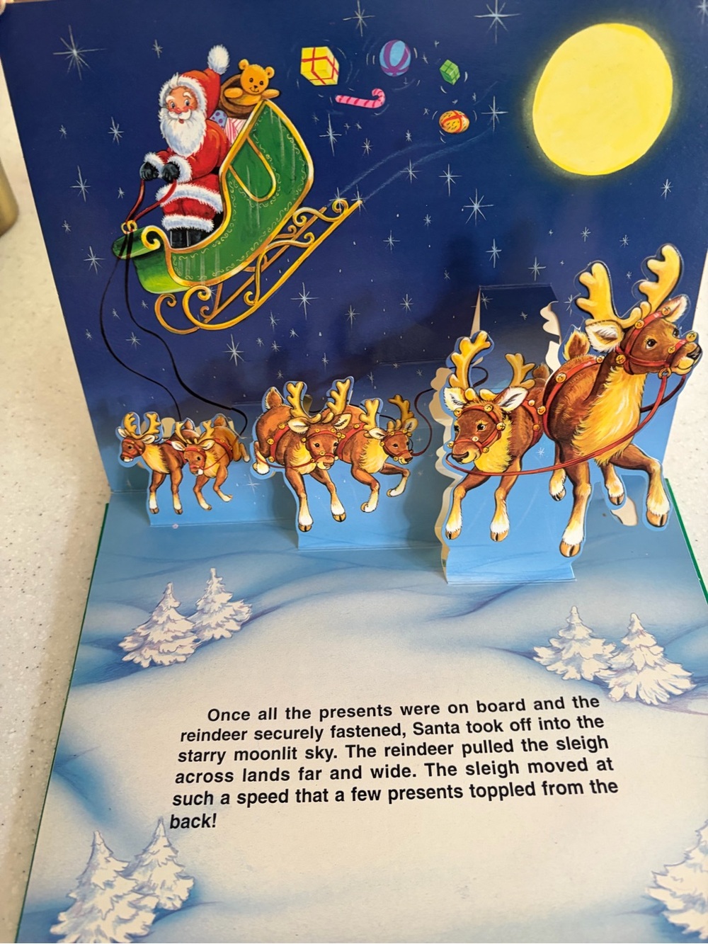 Vintage Christmas Pop-Up Santa's Sleigh Ride Kid’s Hardcover Storybook. 1994.